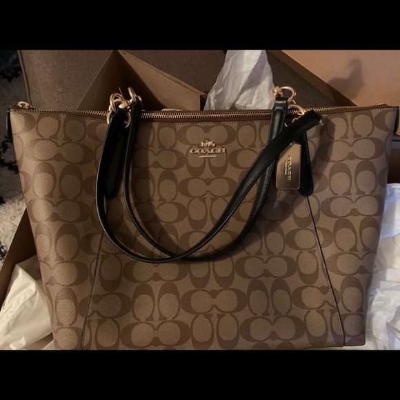 Coach purse - Picture 1 of 3
